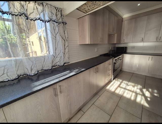 3 BEDROOM HOUSE FOR SALE IN VANDERBIJLPARK SE 1
